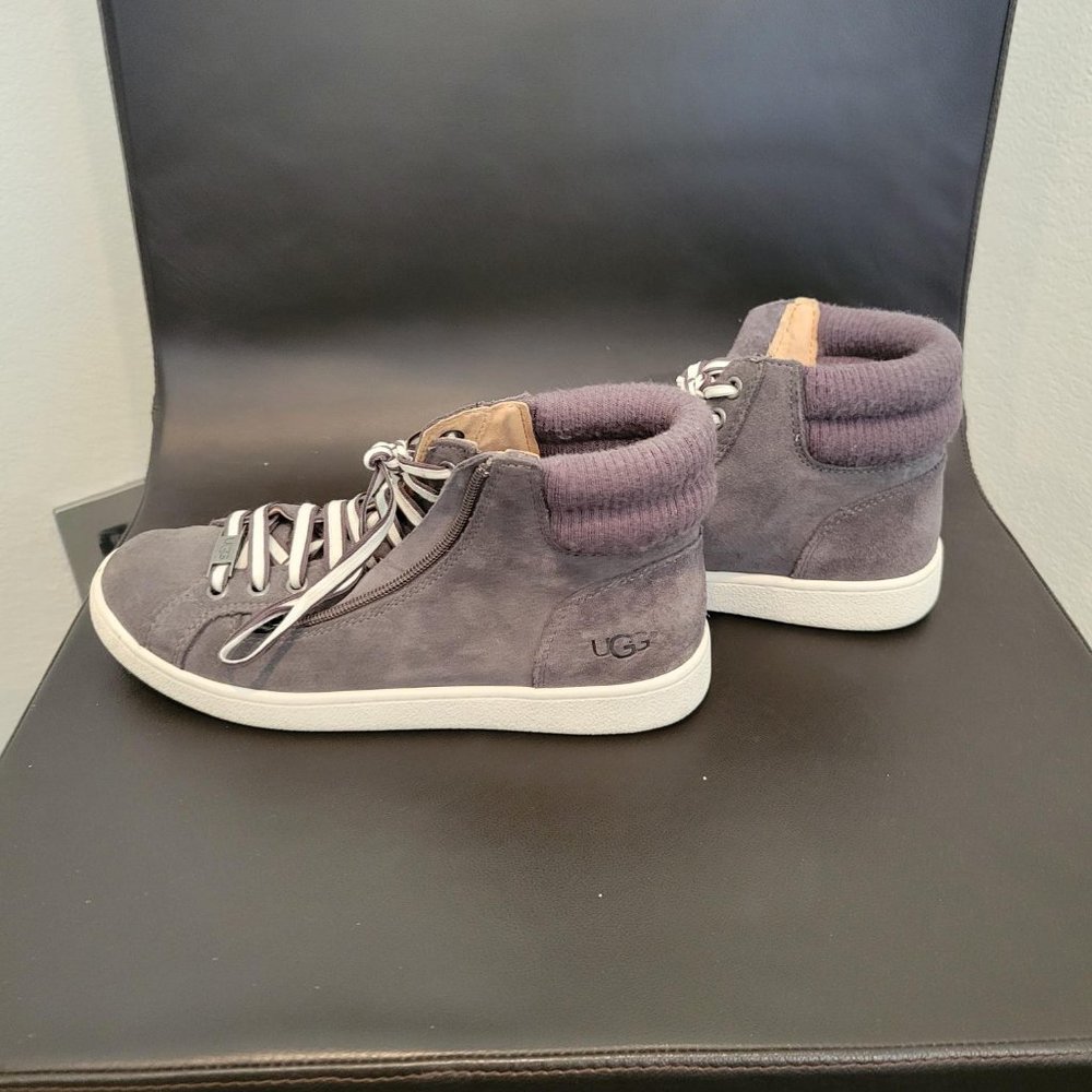 Ugg bootie